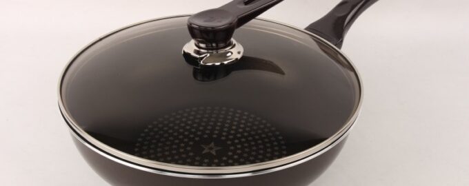 2 prostředky a vroucí voda: Skleněná víčka se na slunci leskla jako diamant - "ušetřit"