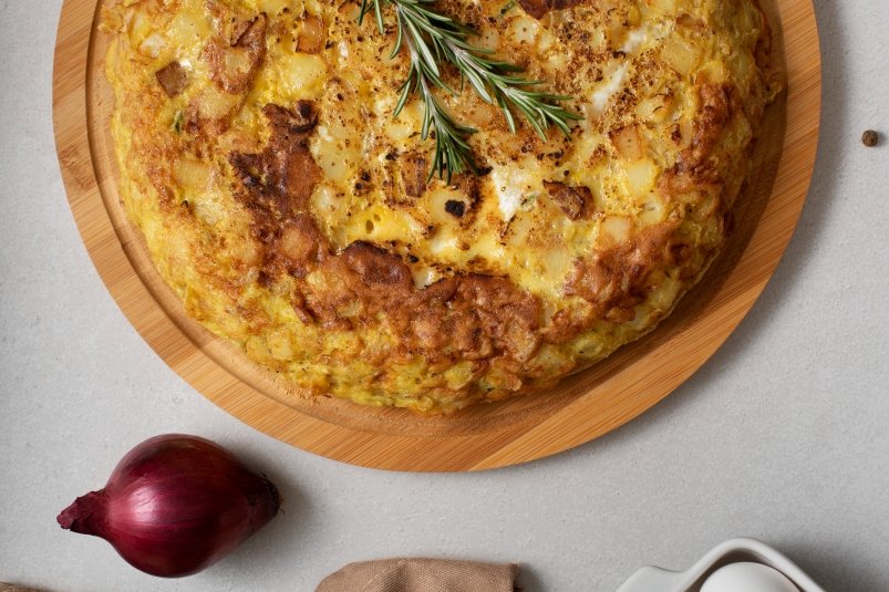 Francouzská večeře: Příprava lahodného cibulového koláče z jednoduchých ingrediencí