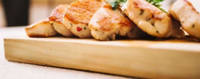 Jak překvapit své hosty? Připravte si kuřecí medailonky - recept pro opravdové gurmány.