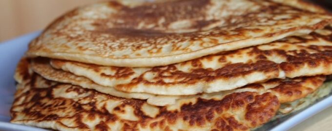 Pouhé 4 produkty a 9 minut: lahodné měkké chlebíčky k snídani připravené na cestu