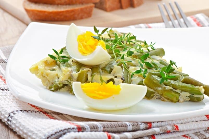 Tento pokrm bude vaší spásou: Jednoduchý recept na vaření fazolových lusků s vejcem.