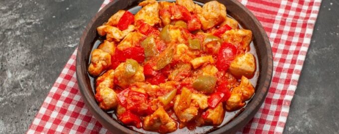 Večeře s kuřecím masem a zeleninou: Chakhokhbili v gruzínštině - skutečná extravagance chutí