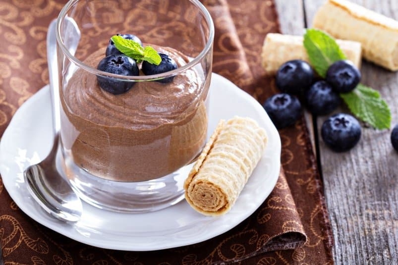 Záchrana, když hosté stojí přede dveřmi: Čokoládový a vanilkový pudink - vyžaduje minimální úsilí.